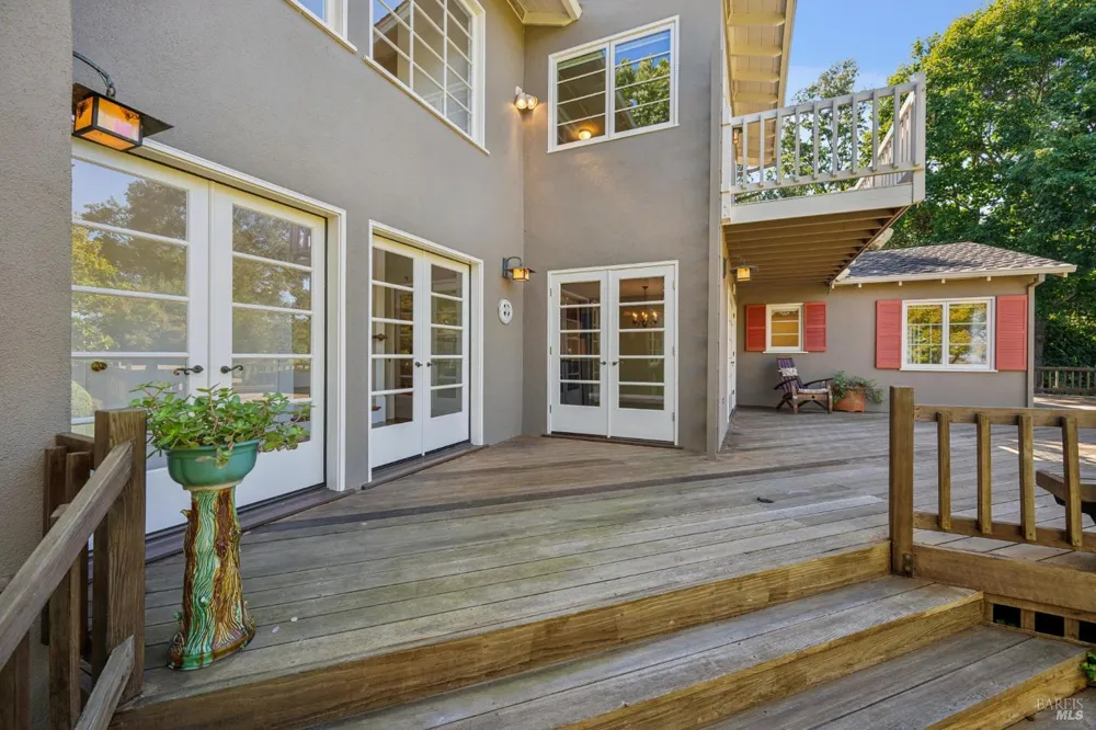70 Corte Arriba Court Novato, CA 94949