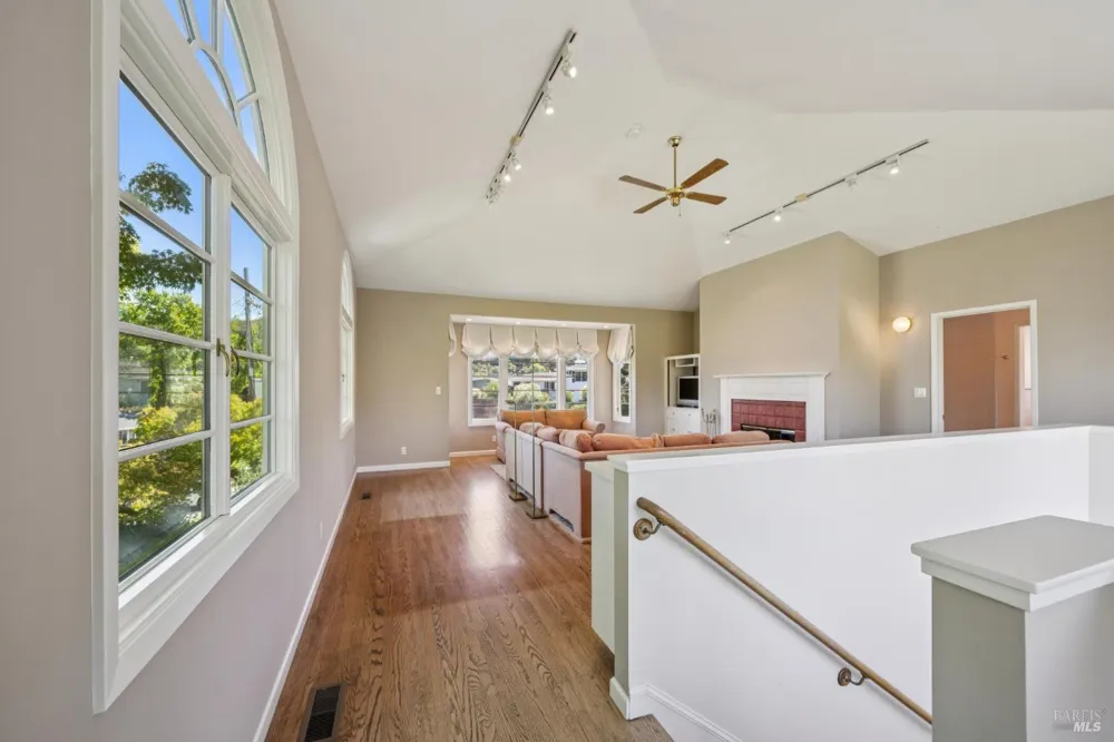 70 Corte Arriba Court Novato, CA 94949
