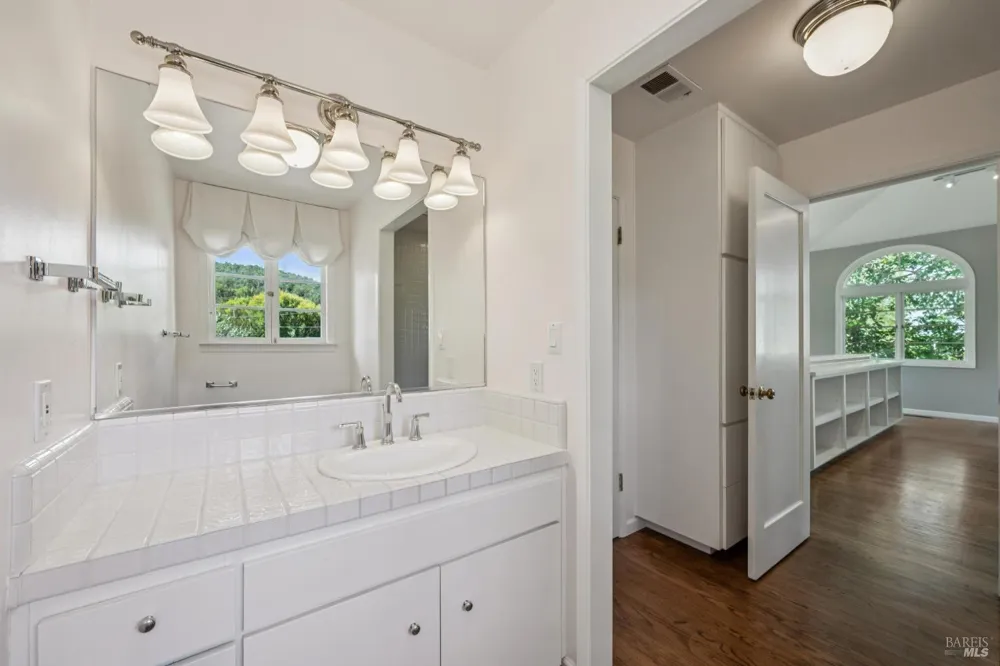 70 Corte Arriba Court Novato, CA 94949