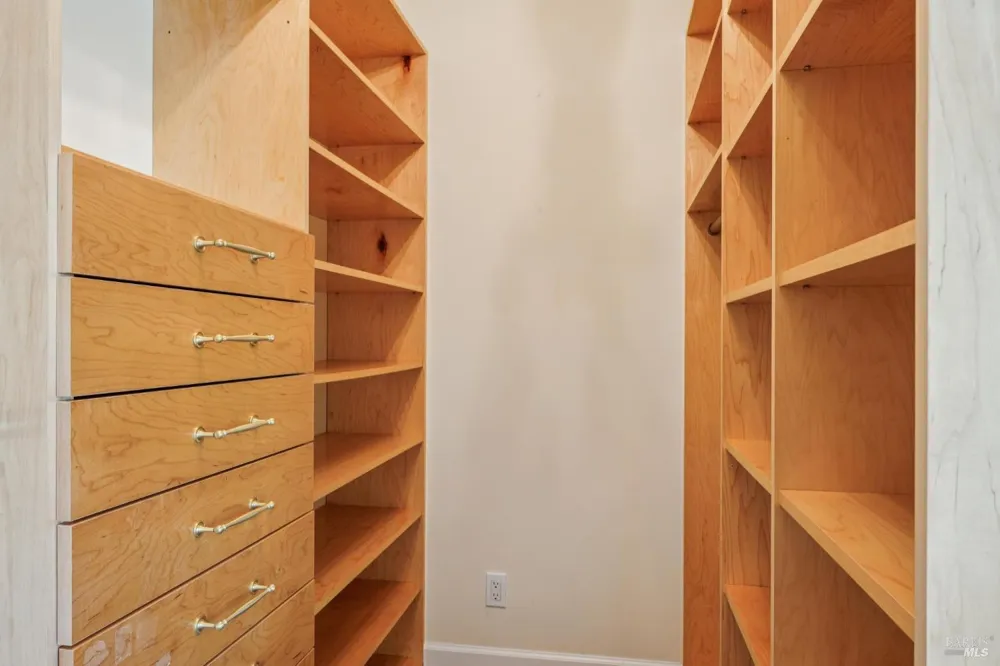 70 Corte Arriba Court Novato, CA 94949
