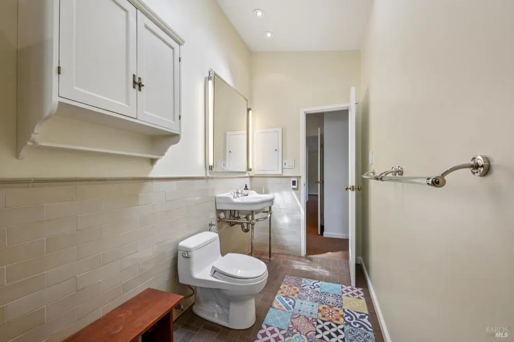 70 Corte Arriba Court Novato, CA 94949
