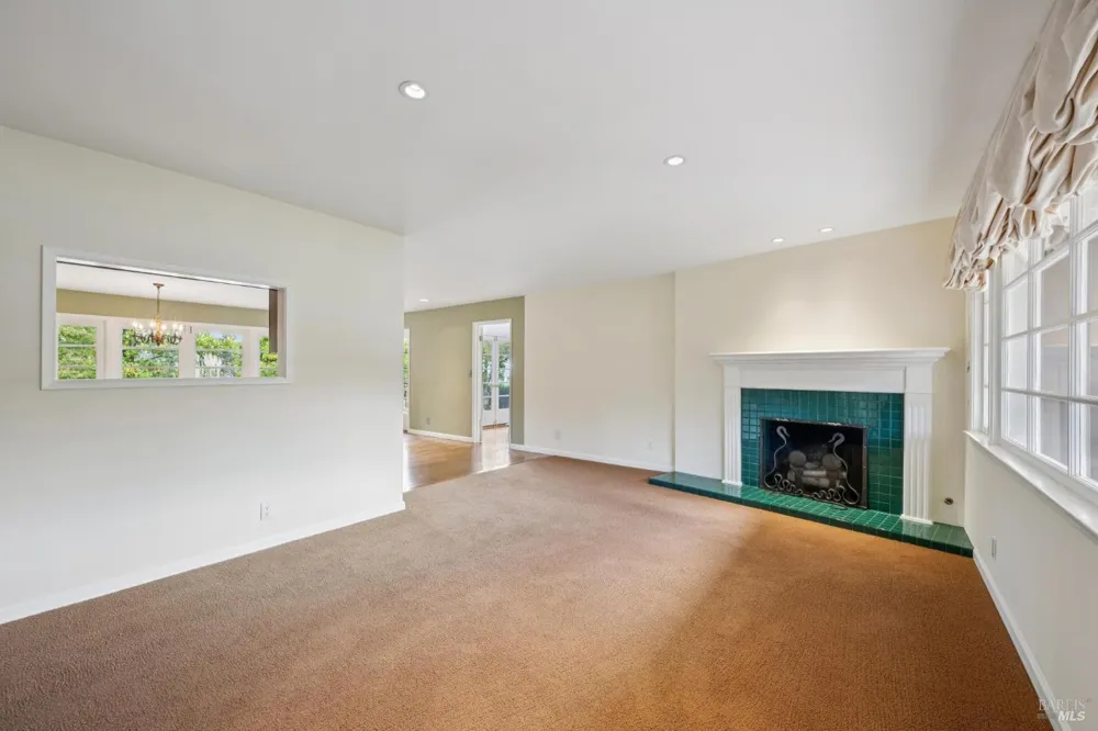 70 Corte Arriba Court Novato, CA 94949