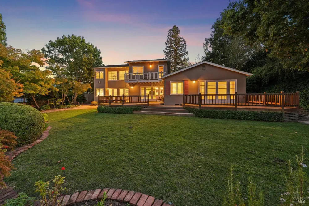 70 Corte Arriba Court Novato, CA 94949
