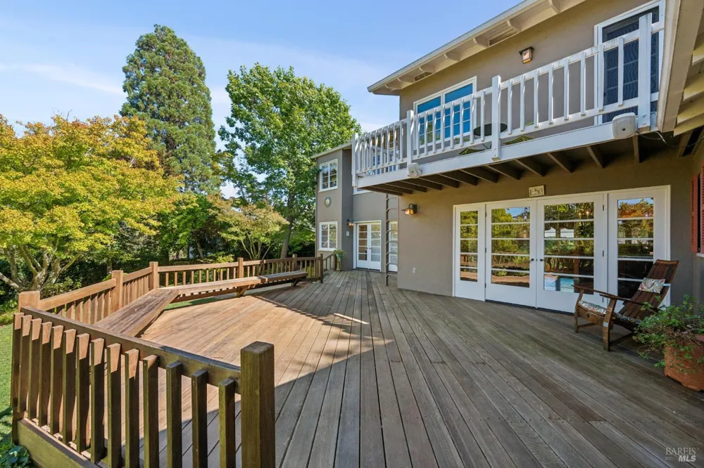 70 Corte Arriba Court Novato, CA 94949