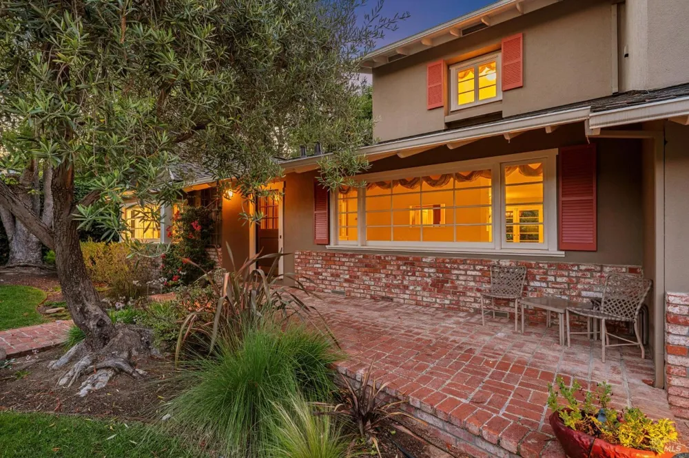 70 Corte Arriba Court Novato, CA 94949