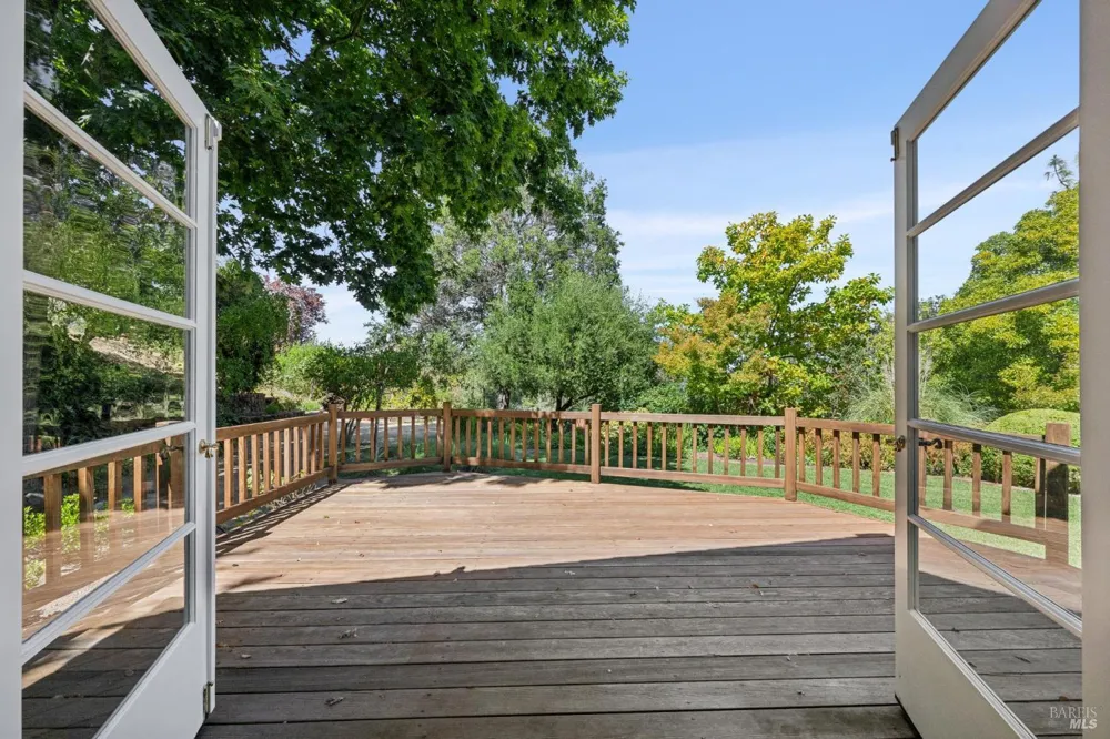 70 Corte Arriba Court Novato, CA 94949