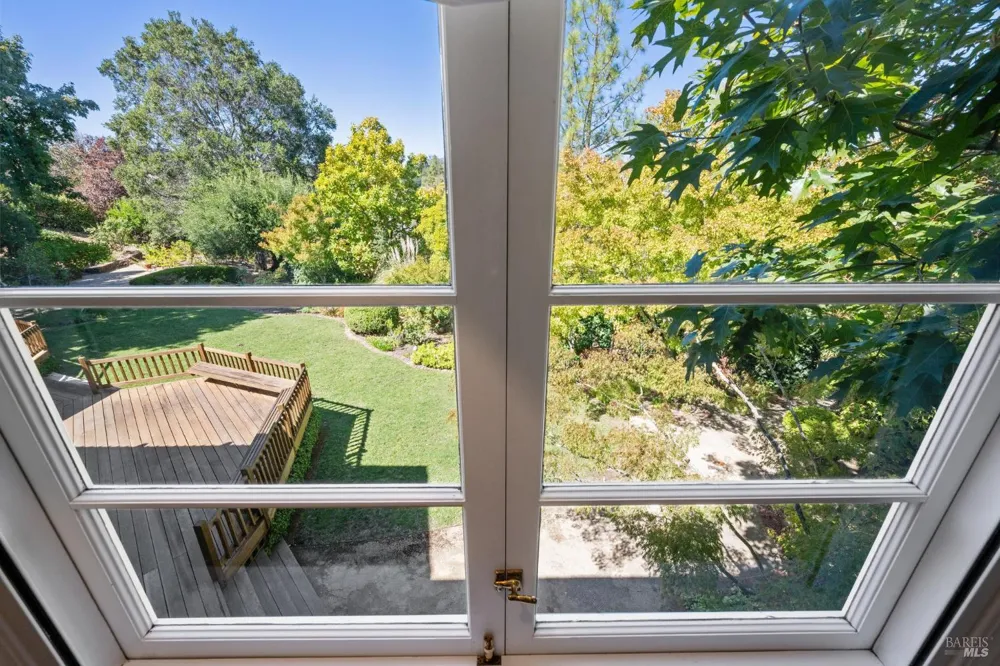 70 Corte Arriba Court Novato, CA 94949