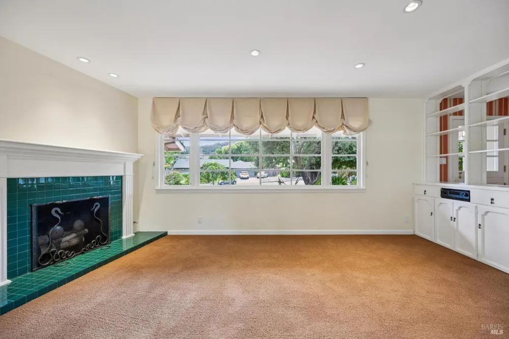 70 Corte Arriba Court Novato, CA 94949