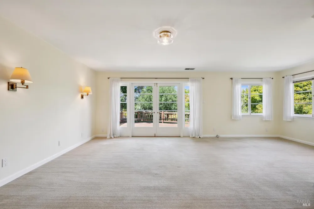 70 Corte Arriba Court Novato, CA 94949