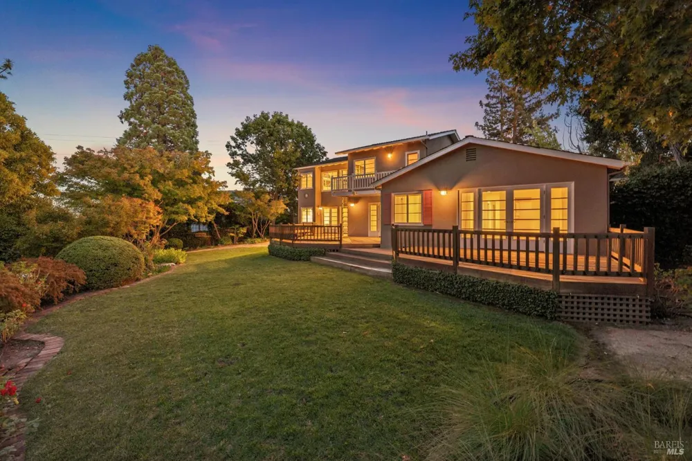 70 Corte Arriba Court Novato, CA 94949