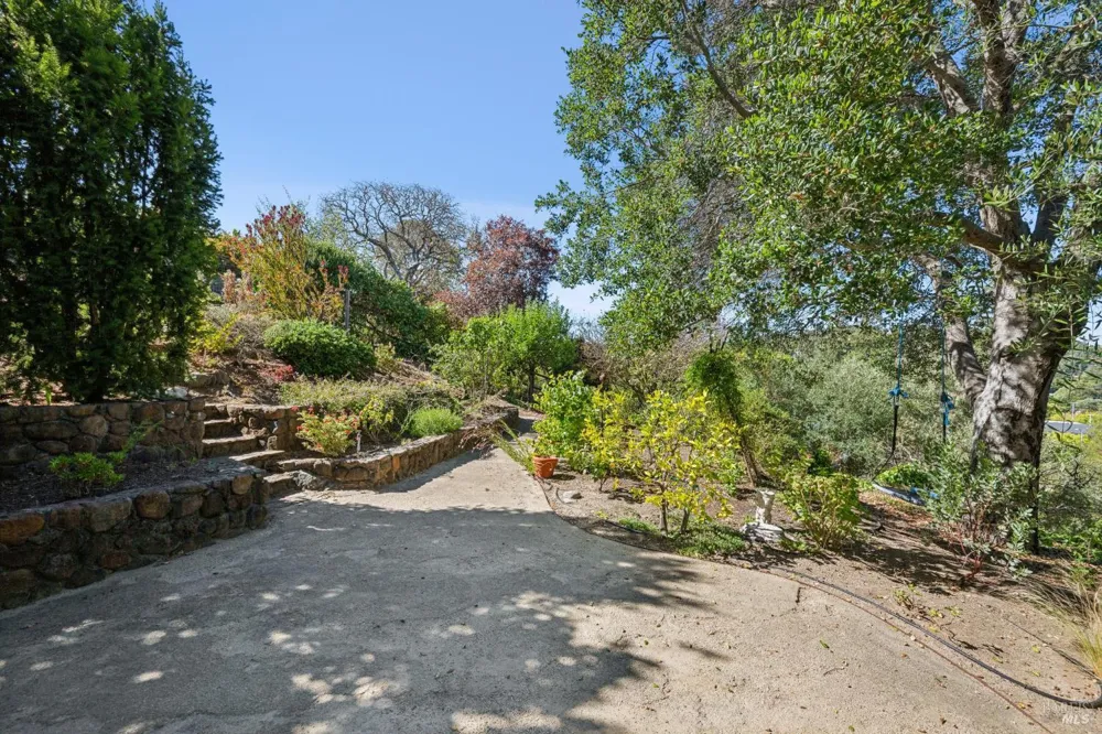 70 Corte Arriba Court Novato, CA 94949