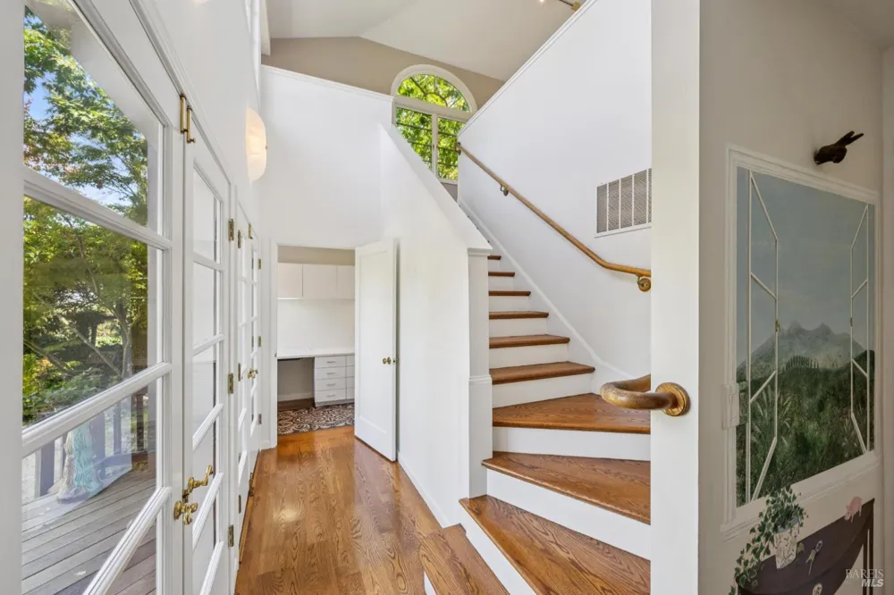 70 Corte Arriba Court Novato, CA 94949