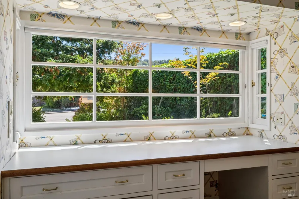 70 Corte Arriba Court Novato, CA 94949