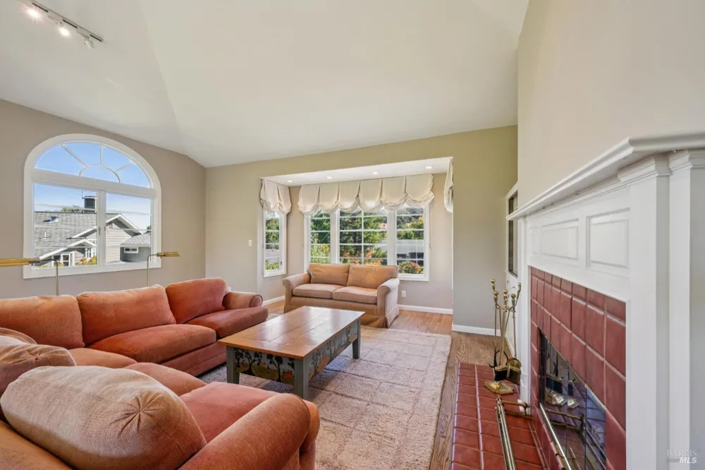 70 Corte Arriba Court Novato, CA 94949