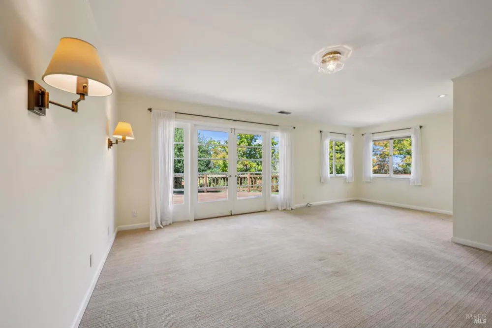70 Corte Arriba Court Novato, CA 94949