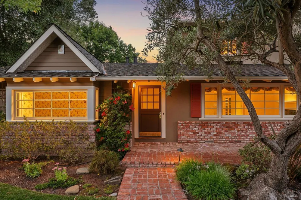 70 Corte Arriba Court Novato, CA 94949