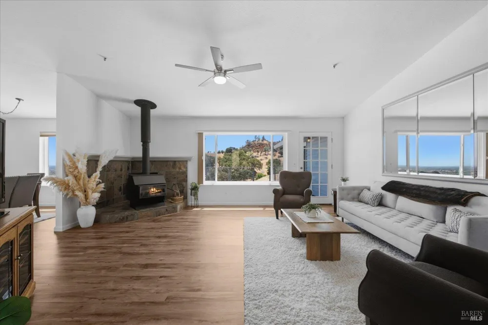 3854 Ciarlo Lane Vacaville, CA 95688