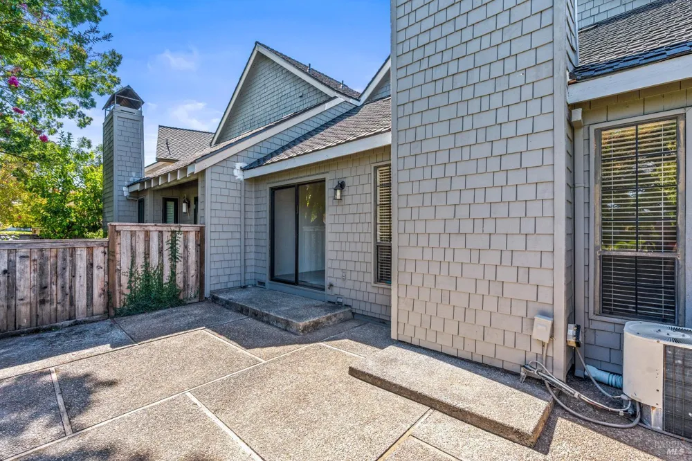 1903 Hopper Way Yountville, CA 94599