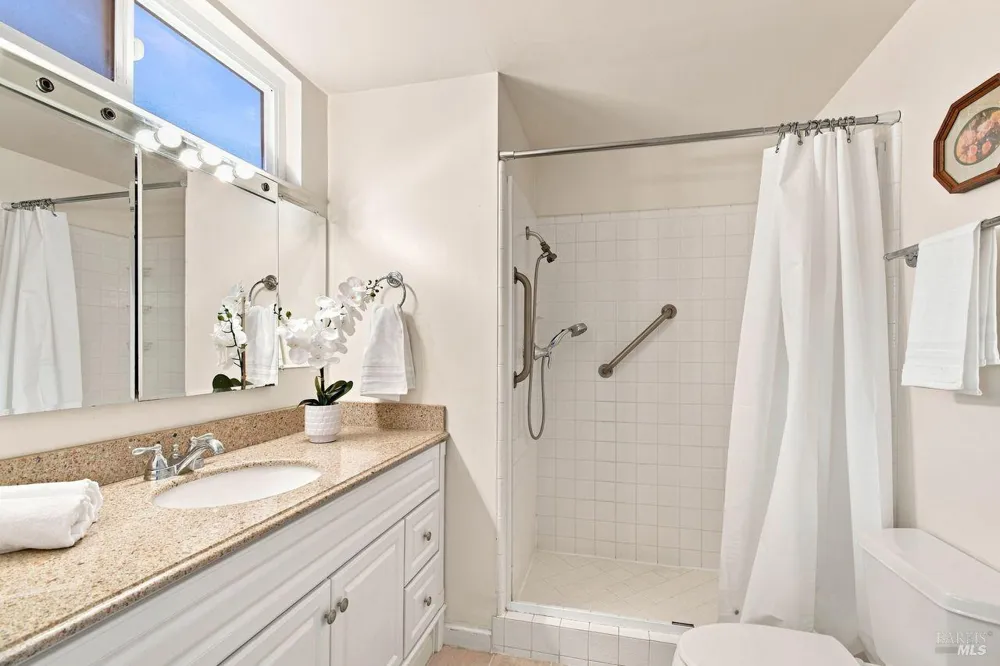 321 Mockingbird Circle Santa Rosa, CA 95409