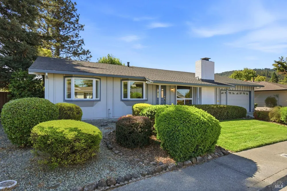 321 Mockingbird Circle Santa Rosa, CA 95409