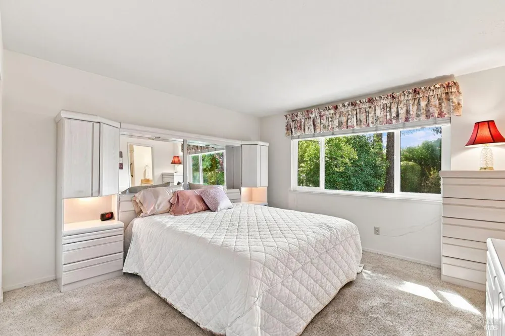 321 Mockingbird Circle Santa Rosa, CA 95409
