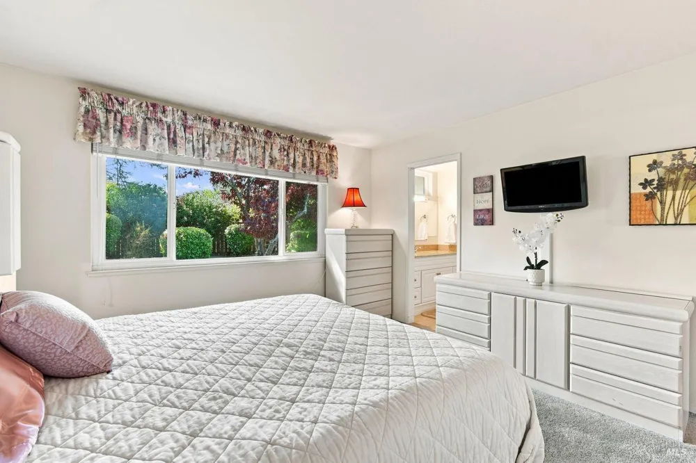 321 Mockingbird Circle Santa Rosa, CA 95409
