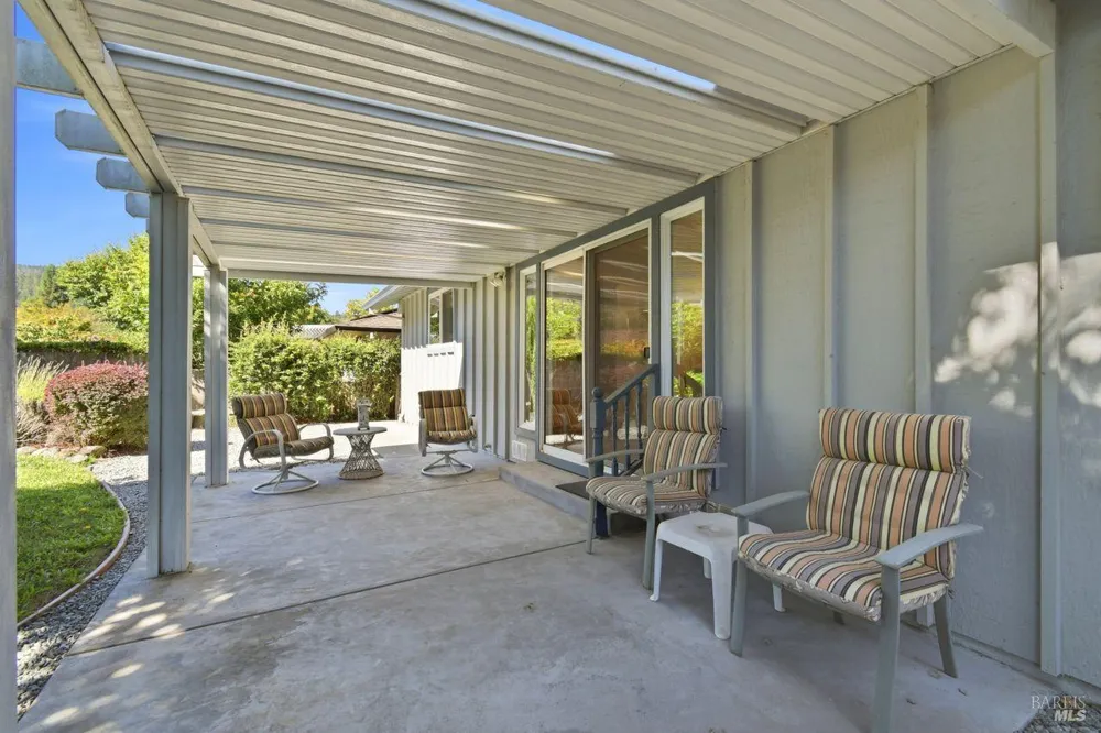 321 Mockingbird Circle Santa Rosa, CA 95409
