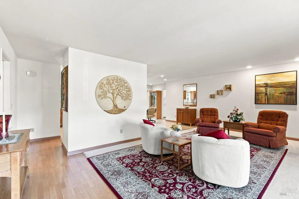 321 Mockingbird Circle Santa Rosa, CA 95409