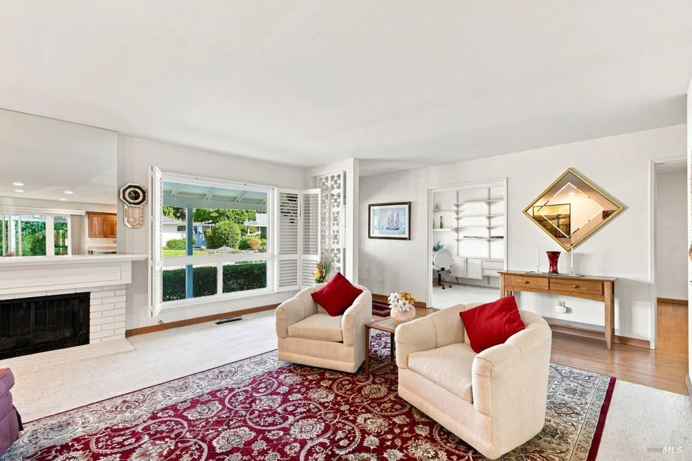 321 Mockingbird Circle Santa Rosa, CA 95409