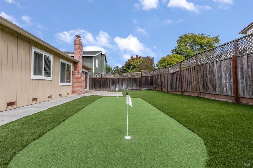4984 Fern Place Rohnert Park, CA 94928