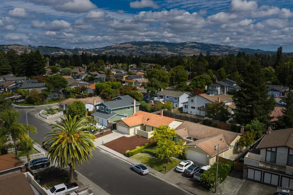 4984 Fern Place Rohnert Park, CA 94928