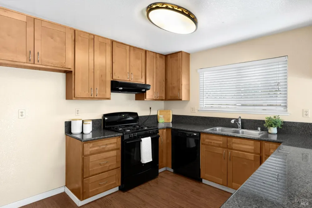 4984 Fern Place Rohnert Park, CA 94928