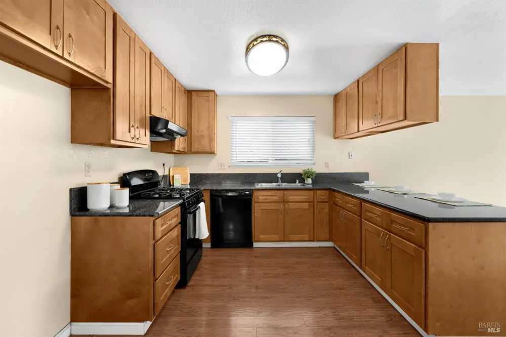 4984 Fern Place Rohnert Park, CA 94928