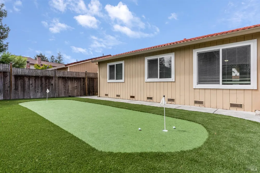 4984 Fern Place Rohnert Park, CA 94928
