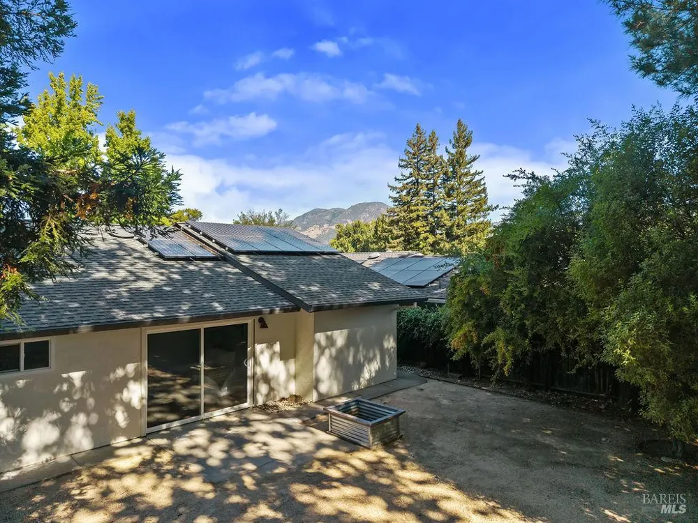 1132 Denise Drive Calistoga, CA 94515