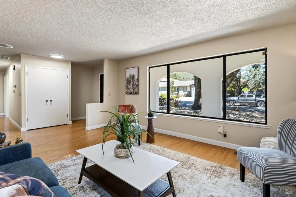 767 Joni Court Windsor, CA 95492