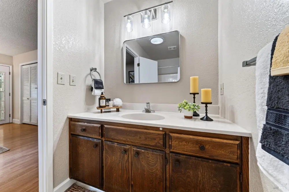 767 Joni Court Windsor, CA 95492