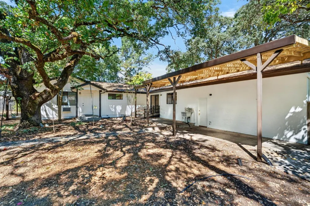 767 Joni Court Windsor, CA 95492