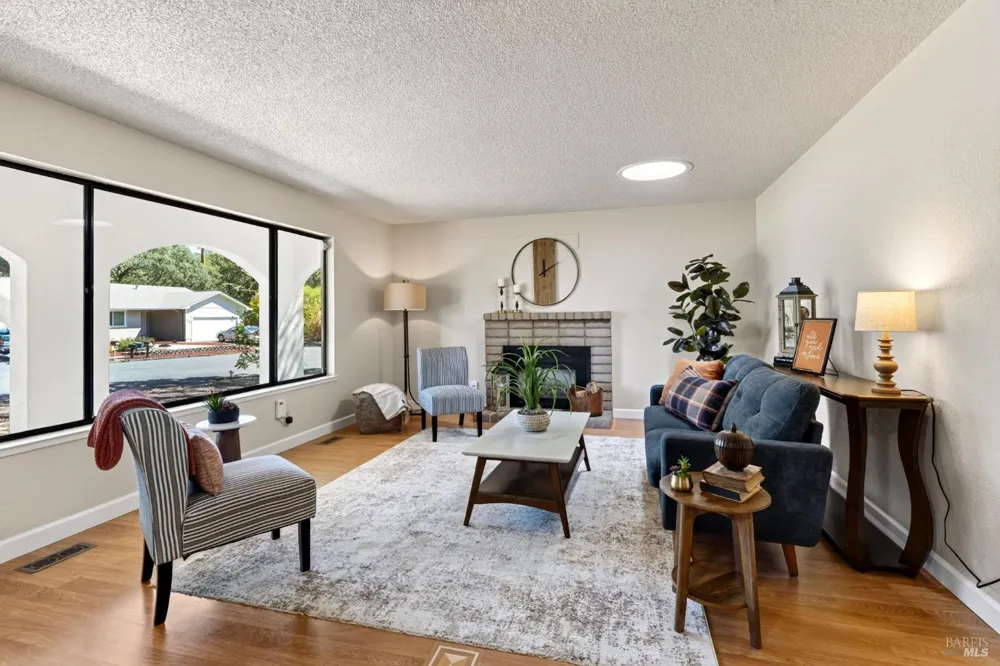 767 Joni Court Windsor, CA 95492