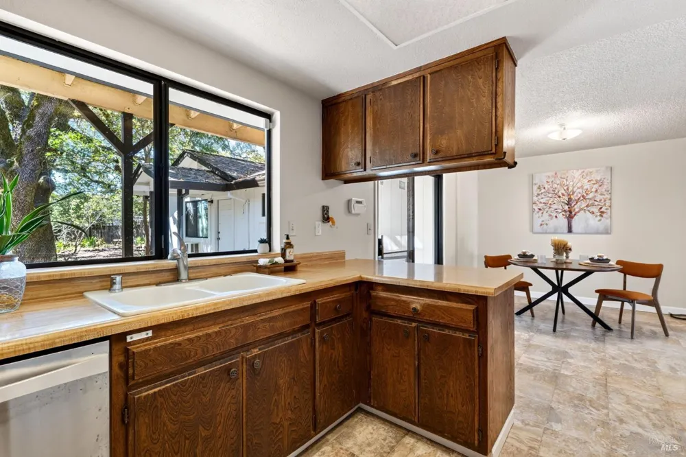 767 Joni Court Windsor, CA 95492