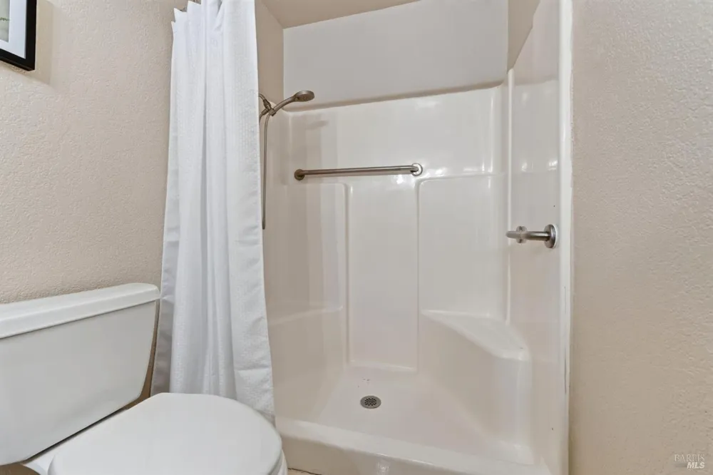 767 Joni Court Windsor, CA 95492