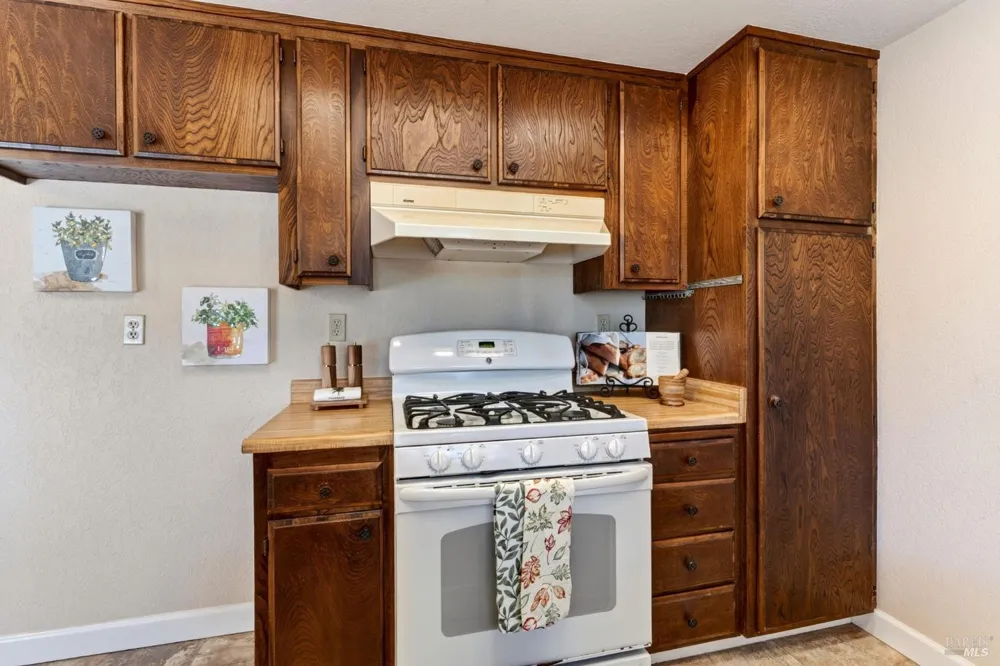 767 Joni Court Windsor, CA 95492