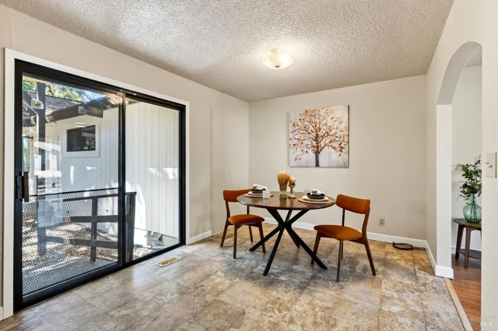 767 Joni Court Windsor, CA 95492