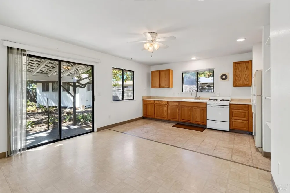 767 Joni Court Windsor, CA 95492