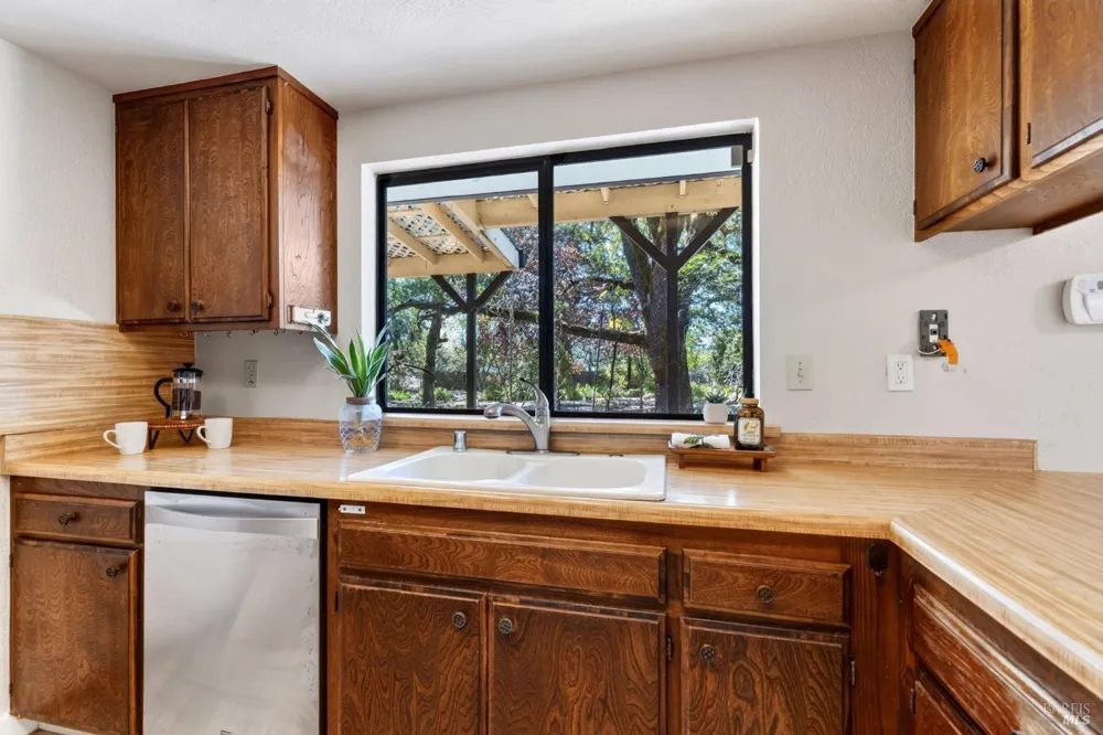 767 Joni Court Windsor, CA 95492