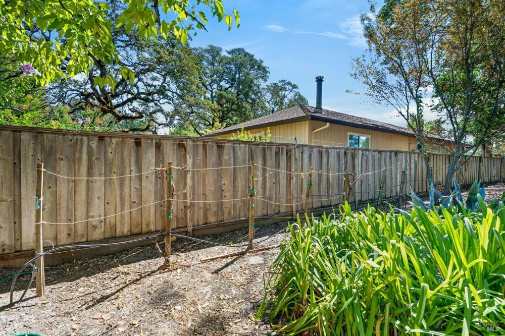 767 Joni Court Windsor, CA 95492
