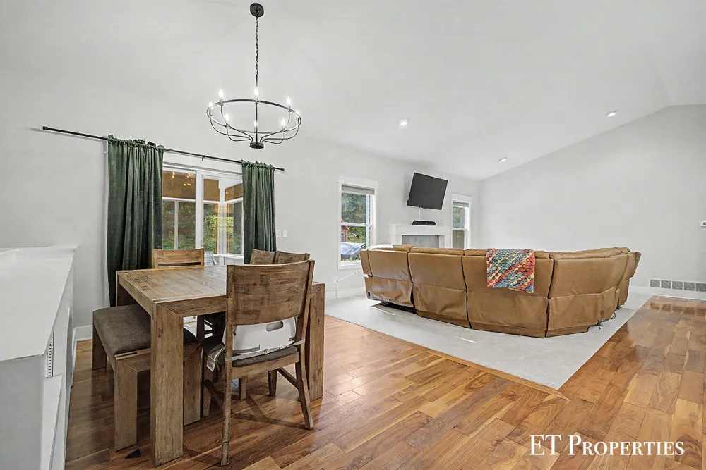 7801 Cascade Road SE Grand Rapids, MI 49546