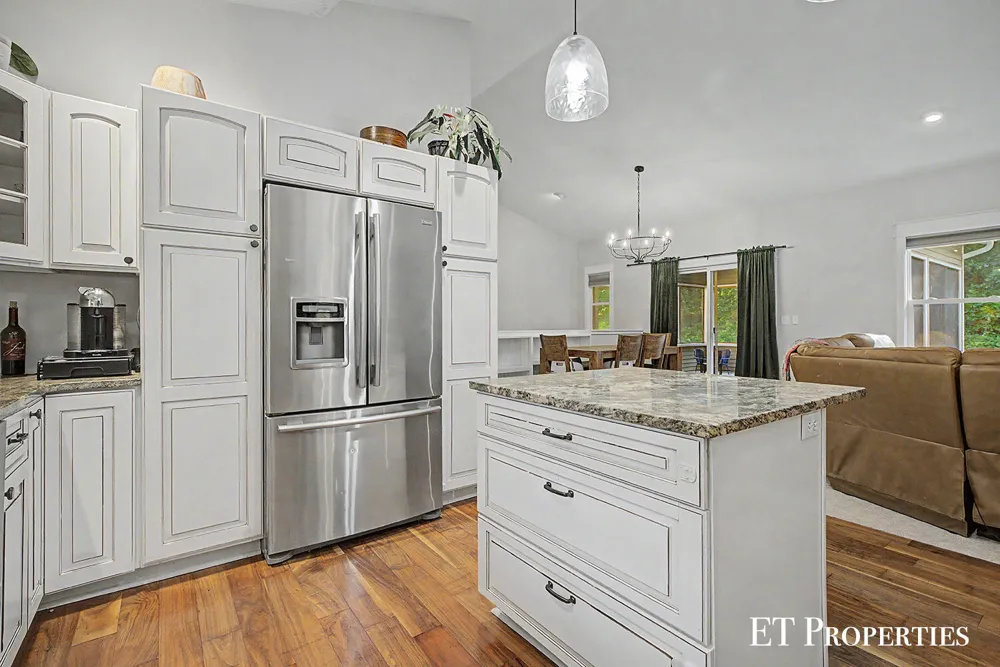 7801 Cascade Road SE Grand Rapids, MI 49546