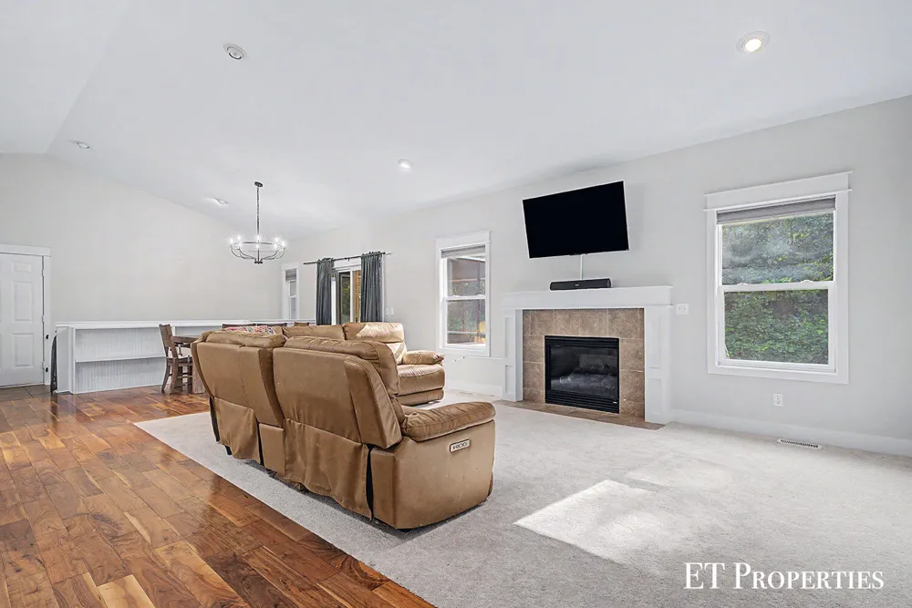 7801 Cascade Road SE Grand Rapids, MI 49546