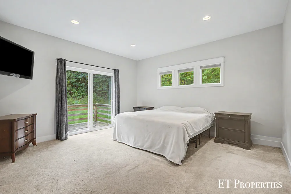 7801 Cascade Road SE Grand Rapids, MI 49546
